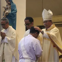 Gereja (3): Hubungan Imam dan Awam