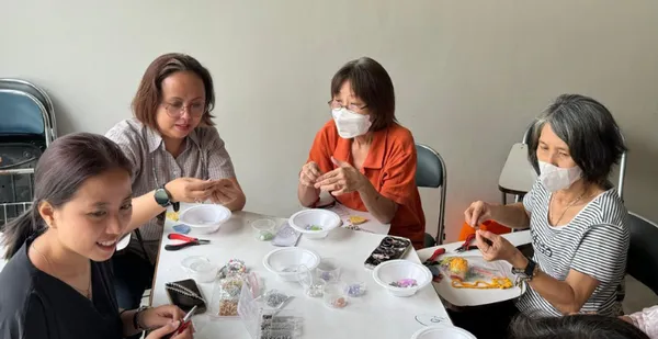 Pengembangkan Kreativitas Umat Melalui Pelatihan Beads: Sinergi antara Seni dan Peluang Ekonomi