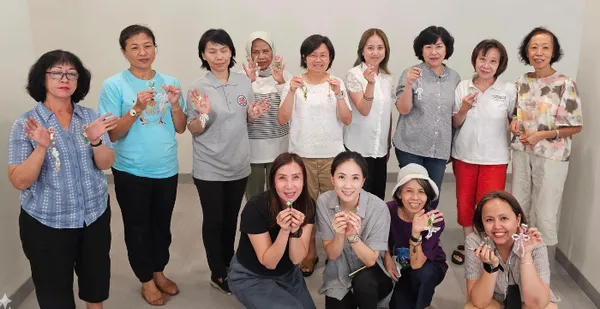 Pengembangkan Kreativitas Umat Melalui Pelatihan Beads: Sinergi antara Seni dan Peluang Ekonomi