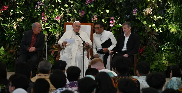 Kunjungan Apostolik Paus Fransiskus ke Katedral : Iman, Persaudaraan dan Belarasa